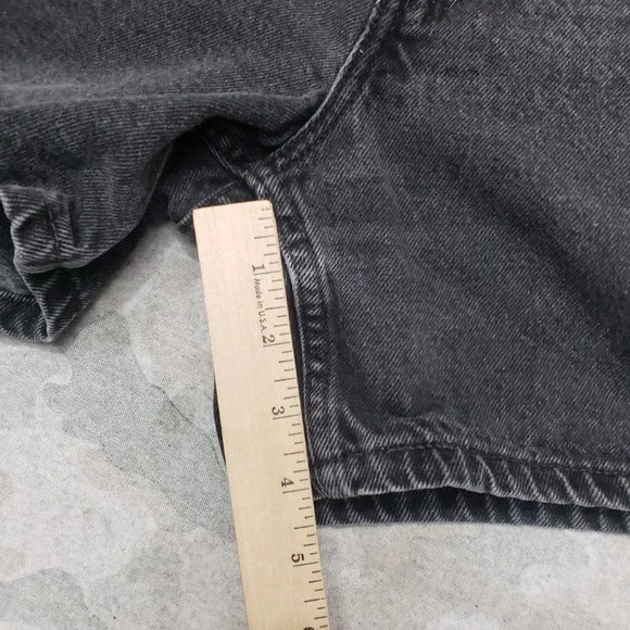 Vintage Levis Shorts Womens 10 Black Pockets Denim Jorts - Picture 4 of 11
